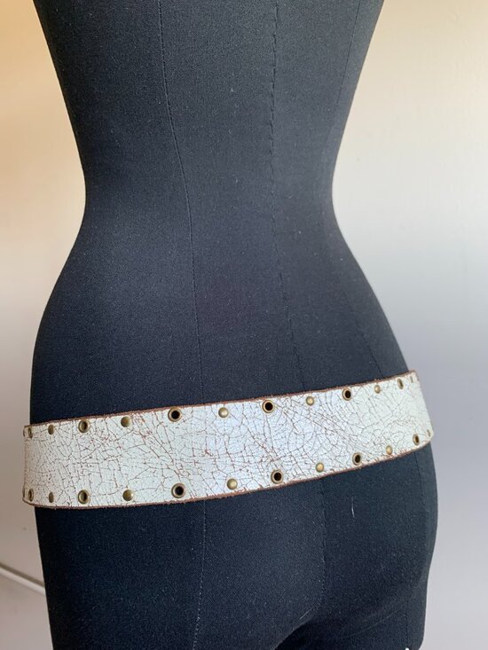 Baltazar Vintage Cream white cracked antique leather studded rocker belt Medium main image 9